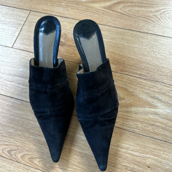 Bruno Magli vintage slide, black suede, kitten heel. Size 9.5, very good - Picture 1 of 4